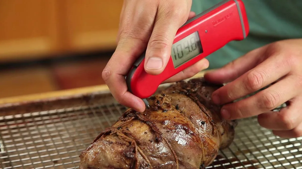 meat thermometer in beef roast
