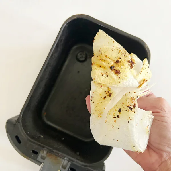 air fryer basket grease cleanup