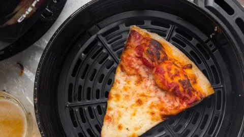 how long do I put pizza in air fryer